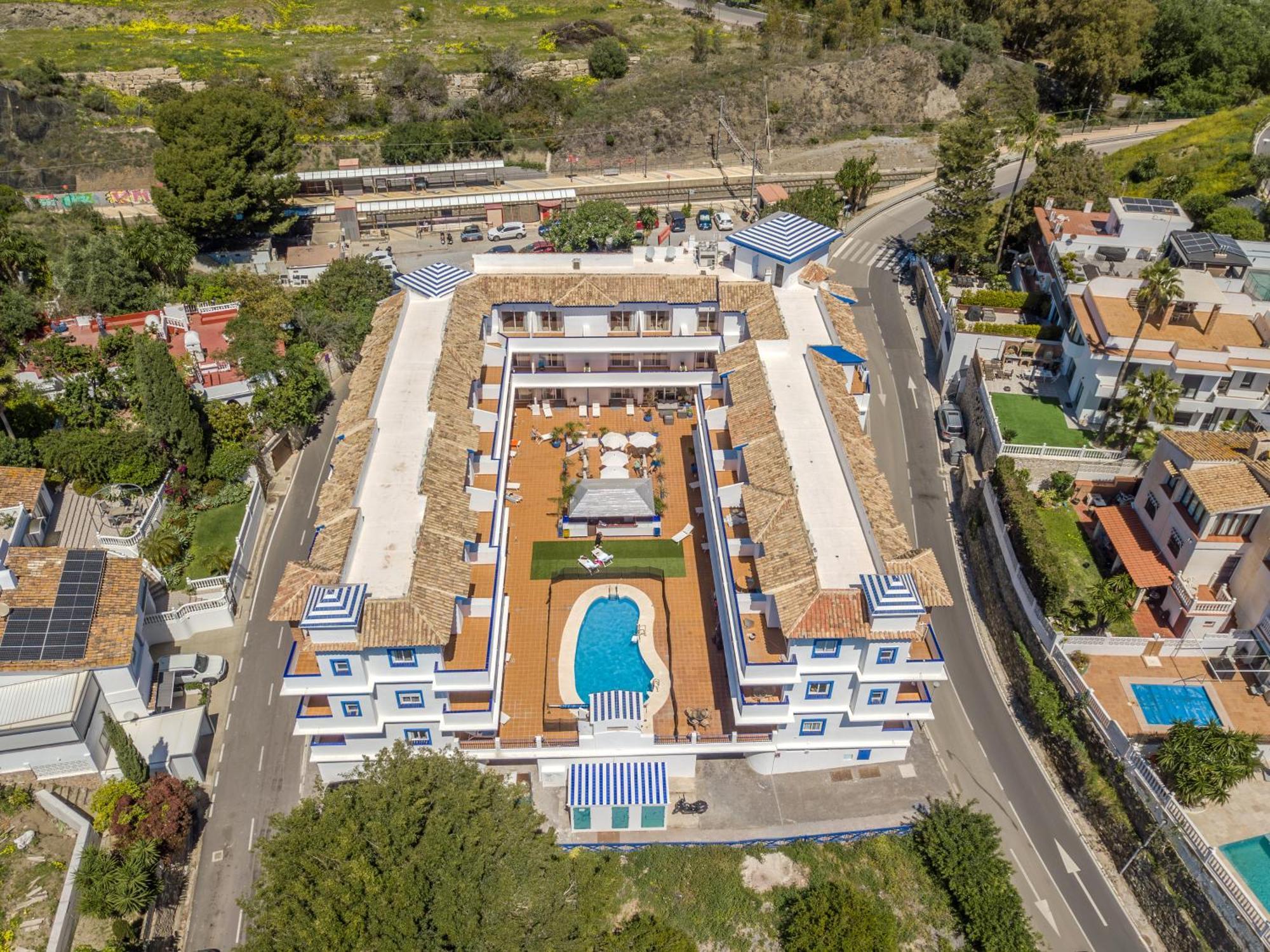 ホテル Vive Costa Azul ベナルマデナ エクステリア 写真